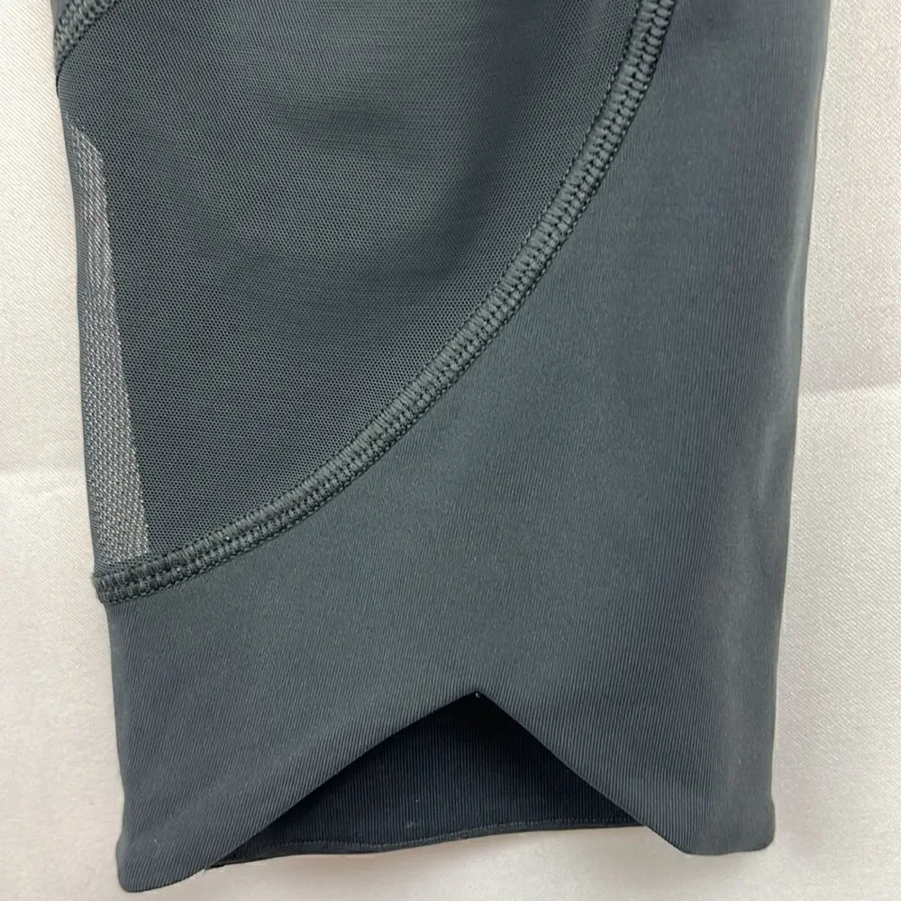 Lululemon gray and mesh cropped leggings size 6 EUC